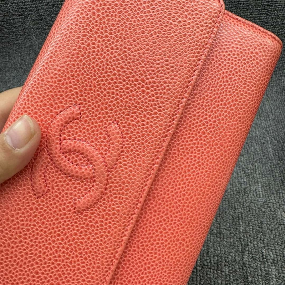 100% Authentic CHANEL Leather Wallet - Picture 3 of 16